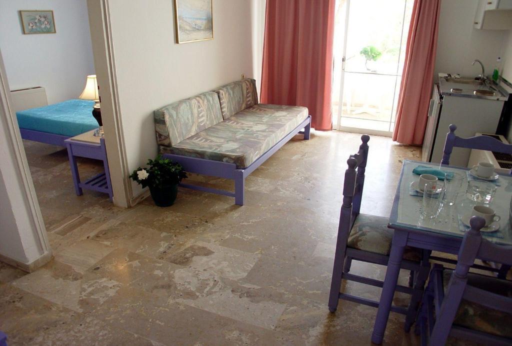 Doreen Suites Kalamaki  Bilik gambar